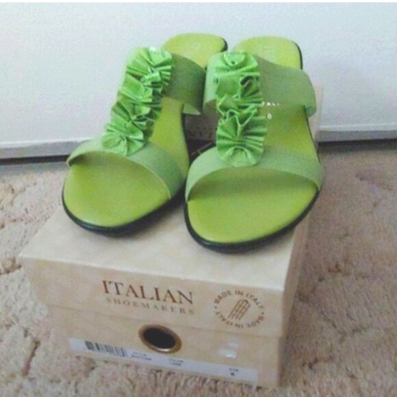 Italian Shoemakers Shoes - Italian Shoemakers Women  Sz 8 Lime Green Ruffle Bow 2" heel shoes Sandals NIB